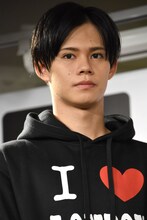 バラ・マーケットでの撮影を振り返るカイ。