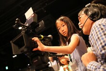 「NGT48劇場お仕事体験」の様子。(c)AKS