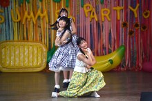 ハコイリ▽ムスメとRYUTistによるコラボレーションの様子。