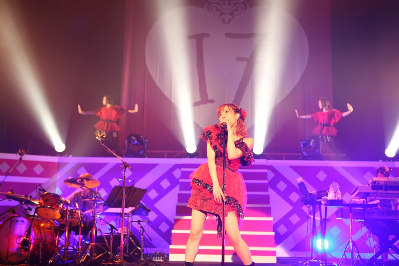 楠田亜衣奈「楠田亜衣奈 2nd LIVE TOUR '17 YEAR▽▽▽▽▽▽▽」東京・中野サンプラザホール公演の様子。（撮影：中村ユタカ）