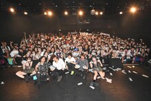 The Idol Formerly Known As LADYBABYとHello Sleepwalkers。（撮影：岡本麻衣）