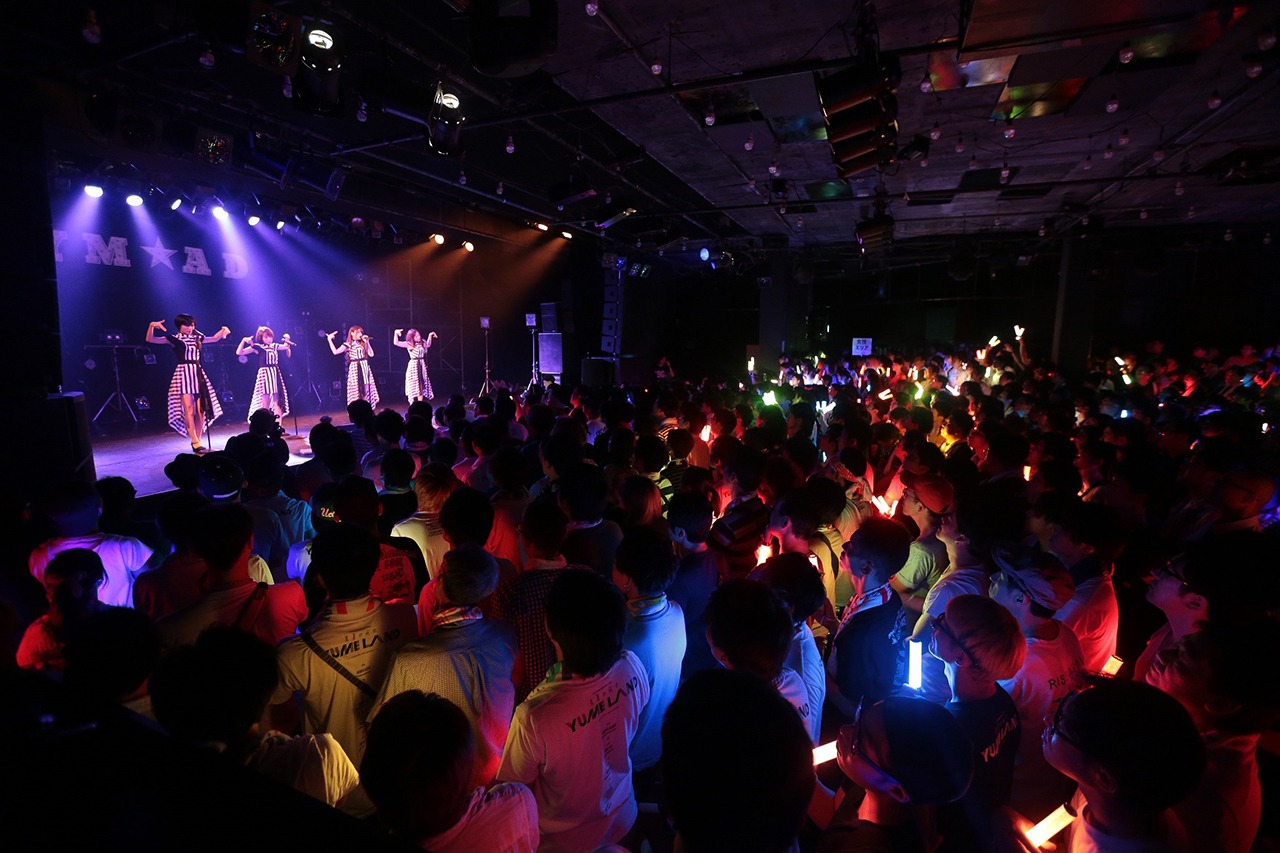 夢みるアドレセンス「真夏の夜のYUME LAND」東京・LIQUIDROOM公演の様子。（撮影：平野哲郎）