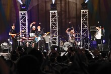 bonobosの日比谷野外大音楽堂ワンマンライブの様子。（Photo by Yumi Ikenaga）