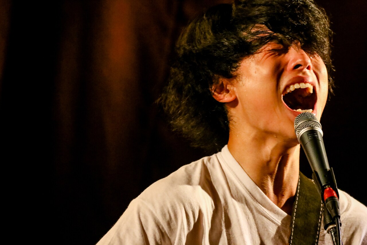 Saucy Dogら若手バンド5組が熱演！「xsprout.」第1回ライブは大盛況のうちに幕