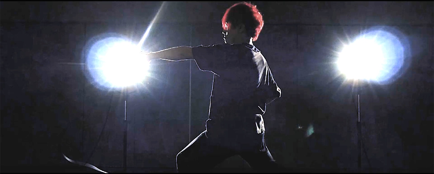 a crowd of rebellion「MATSURI WWWeapon」ミュージックビデオのワンシーン。