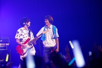 矢部昌暉（DISH//）と葉山奨之。（写真提供：関西テレビ）