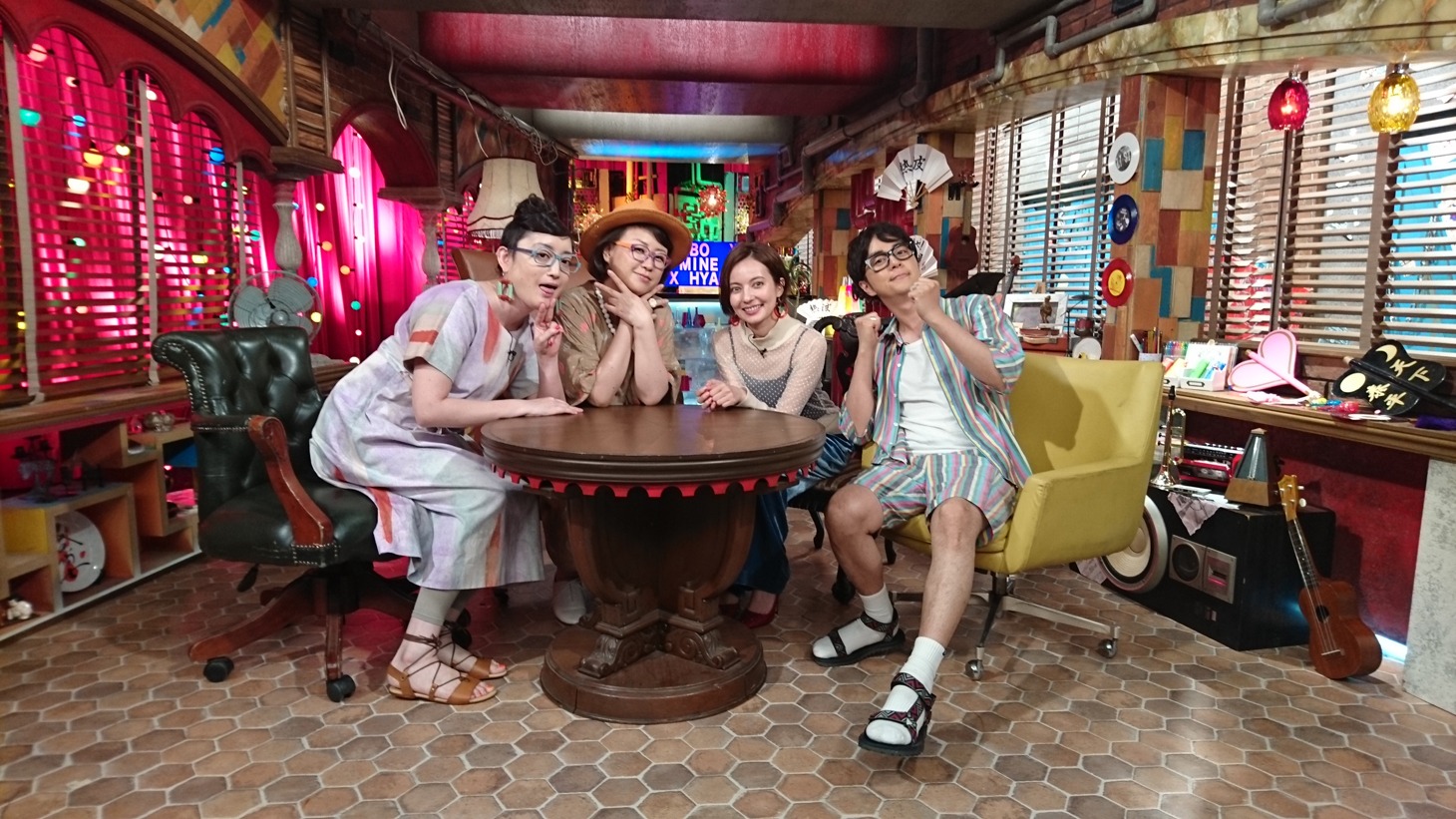 左から能町みね子、久保ミツロウ、ベッキー、ヒャダイン。 (c)フジテレビ