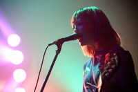 牛丸ありさ（Vo, G / yonige）（Photo by Viola Kam [V'z Twinkle]）