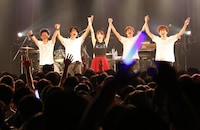 「小松未可子TOUR 2017 "Blooming Maps"」最終公演の様子。（撮影：森久）