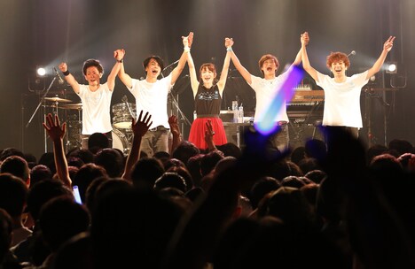 「小松未可子TOUR 2017 "Blooming Maps"」最終公演の様子。(撮影:森久)