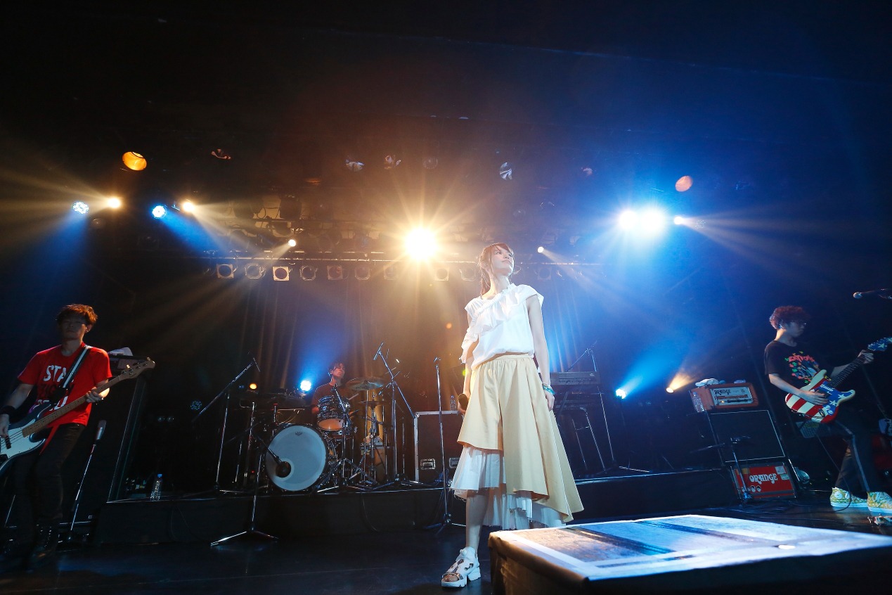 「小松未可子TOUR 2017 "Blooming Maps"」最終公演の様子。（撮影：森久）