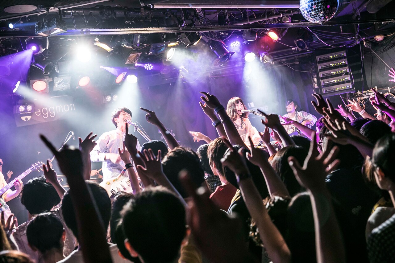 東京カランコロン“電源オン”でリスタート、ニューアルバムお披露目したeggman公演