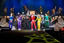 シノ爆ロック（左から3人目）とアルスマグナ。（撮影：渡辺綾）