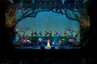 川嶋あい「Ai Kawashima 15th Anniversary Concert ～Timber Magic～」の様子。