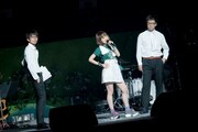 川嶋あい「Ai Kawashima 15th Anniversary Concert ～Timber Magic～」の様子。