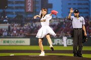 豪快なピッチングで球場を湧かせたSUPER☆GiRLS・渡邉幸愛投手。