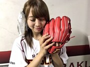 無念の表情を浮かべる渡邉幸愛投手。