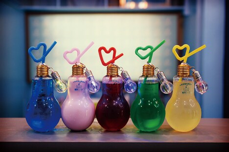 神宿と原宿電気商会がコラボレーションした期間限定の神宿電球ソーダ。