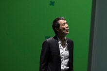 矢沢永吉が出演する「リネージュ2 レボリューション」テレビCM撮影時の様子。