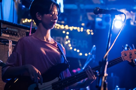 ユウキ(B, Cho)(撮影:中磯ヨシオ)