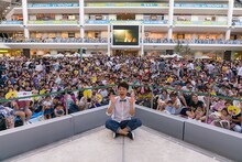 横山だいすけのリリース記念イベントの様子。