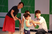 横山だいすけの初めてのハイタッチ会の様子。
