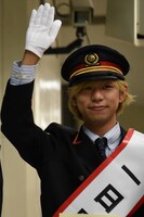 首藤義勝（Vo, B）