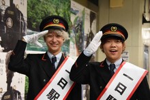 左から小野武正（G, Cho）、寺中友将（Vo, G）。