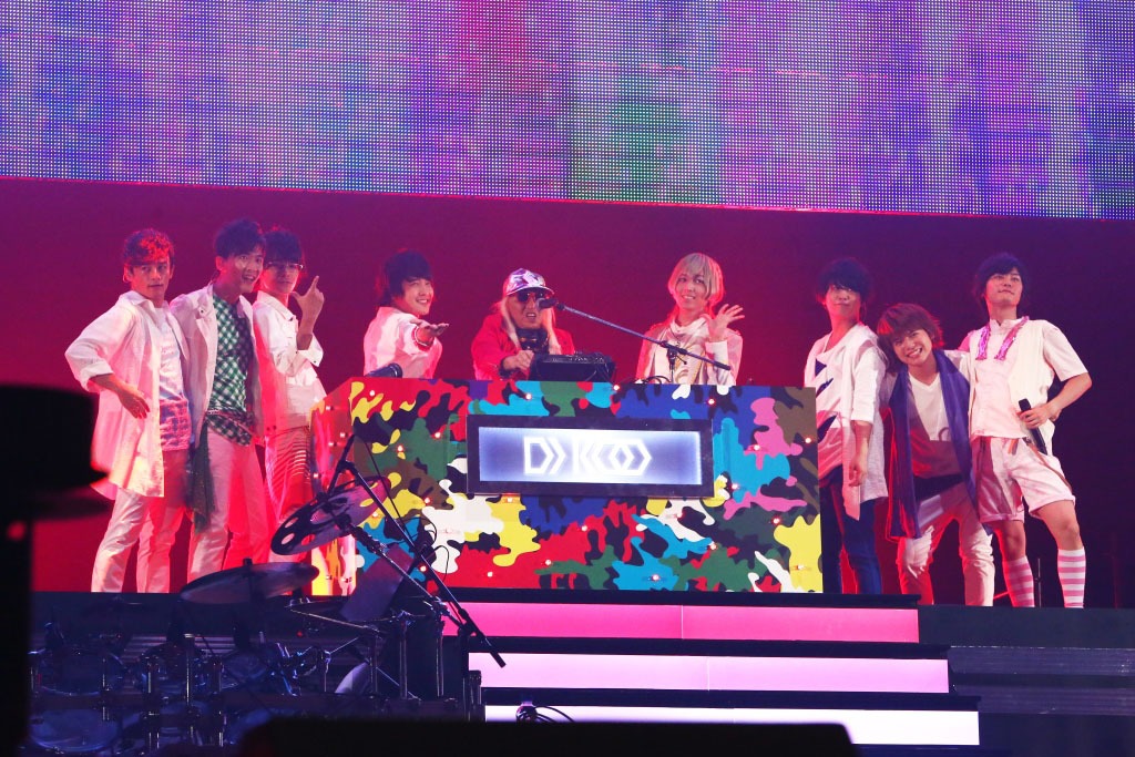 DJ KOOとKING OF PRISMによるコラボレーションの様子。  (c)Animelo Summer Live 2017/MAGES.