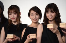 左から松村沙友理、桜井玲香、西野七瀬。