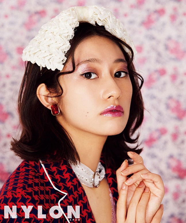 「NYLON JAPAN」2017年10月号より。