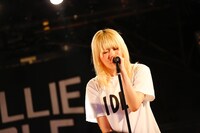 「BILLIE IDLE『MY WAY』ツアー」東京・下北沢SHELTER公演の様子。（提供 : オツモレコード）