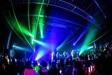 SUPER★DRAGONのライブの様子。