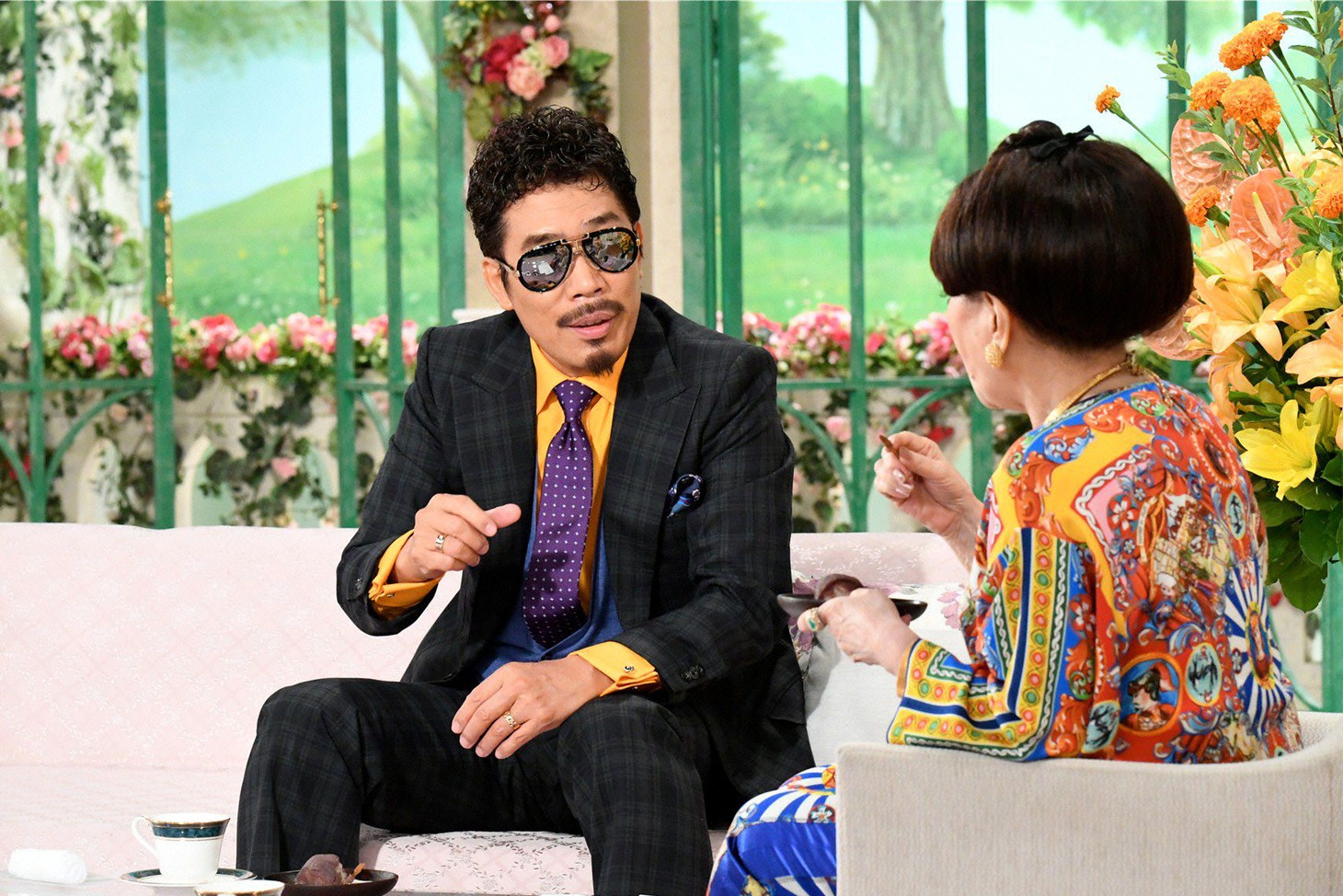 左から鈴木雅之、黒柳徹子。(c)テレビ朝日