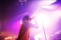 佐藤千明（Vo）（撮影：福本和洋[MAETTICO]）