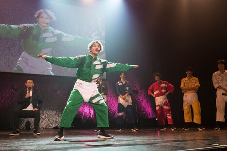 「超新ギャグプレゼン大会」のワンシーン。