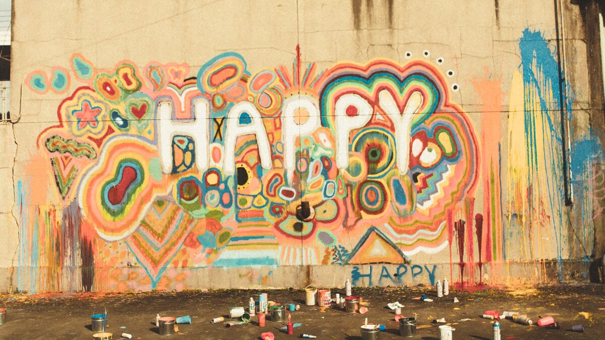Happy あの壁の前でフリーライブ開催 コメントあり 音楽ナタリー