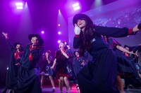 人気画像10位は「超特急×エビ中、熱狂のダンスサドンデス！異例のコラボ実現に『スタダ最強！』」より、私立恵比寿中学と都立恵比寿中学（超特急）。