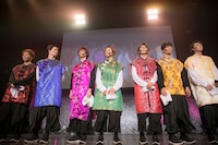 エビ中に落書きされた超特急。