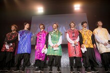 エビ中に落書きされた超特急。