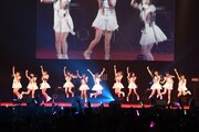11人の新体制での初パフォーマンスを披露するLinQ