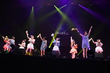 あゆみくりかまきとベボガ！（虹のコンキスタドール黄組）によるコラボレーションの様子。