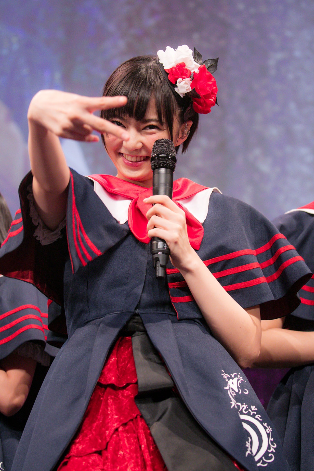 安本彩花