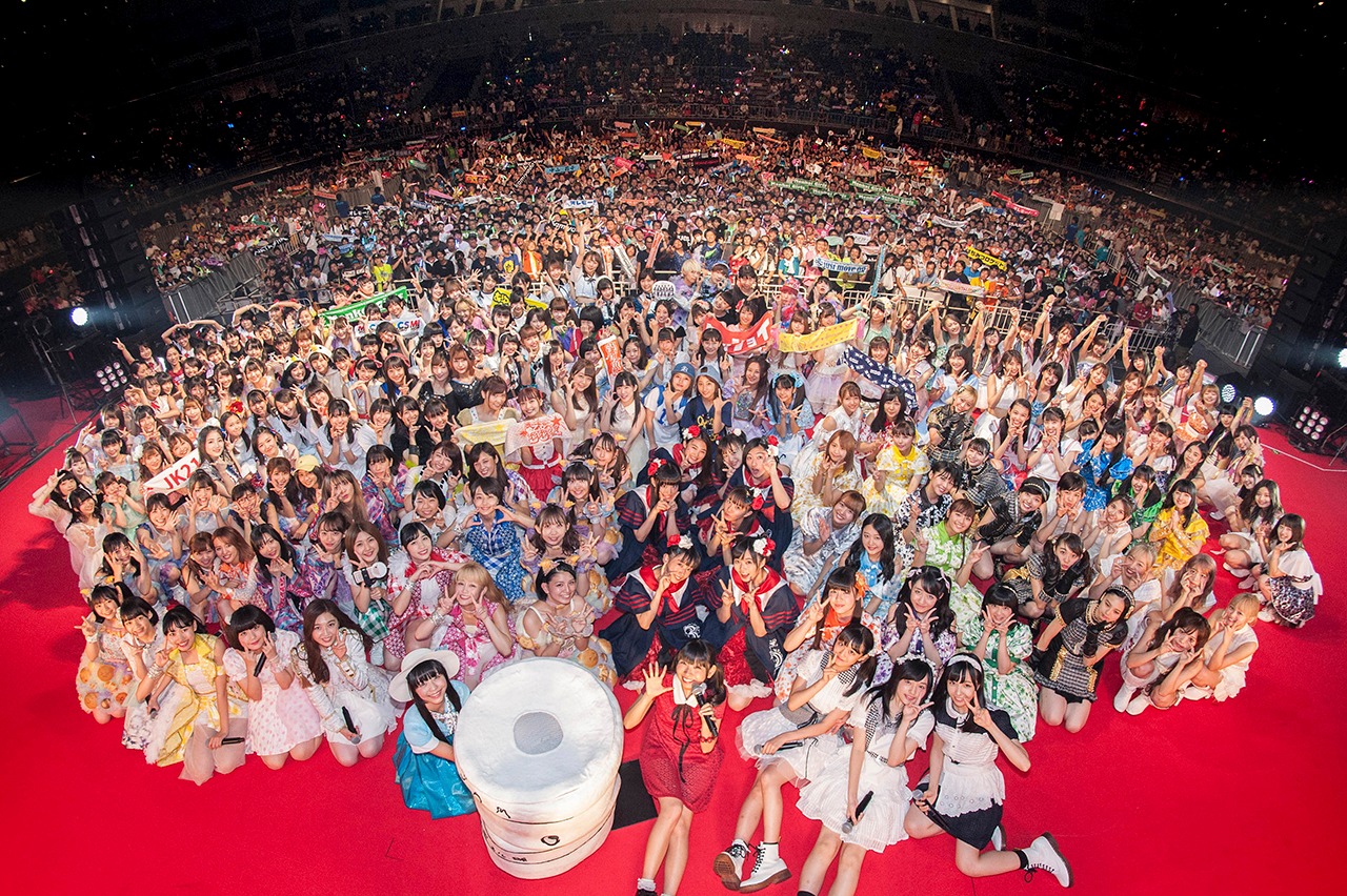 「@JAM EXPO 2017」のグランドフィナーレで撮影された集合写真。（c）@JAM EXPO 2017
