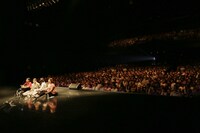 「ハイサイ！れにちゃん」鑑賞中の様子。（Photo by RYOHEI TSUKADA）