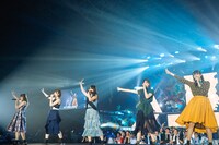 欅坂46「真っ白なものは汚したくなる」千葉・幕張メッセ国際展示場4～6ホール公演の様子。 （提供：Sony Music Records）