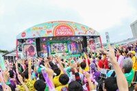 ももいろクローバーZ「めざましライブ」の様子。