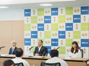 「稲田学園」に関する記者会見の様子。