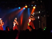 「ばってん少女隊の、田舎娘2nd~カユい所まで手を届け鯛ツアー」愛知・名古屋CLUB QUATTRO公演の様子。