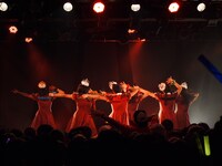 「ばってん少女隊の、田舎娘2nd～カユい所まで手を届け鯛ツアー」愛知・名古屋CLUB QUATTRO公演の様子。